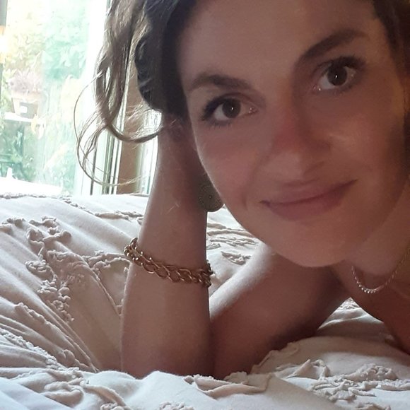 Meet your Posher, Tawni Ani - Picture 1 of 3